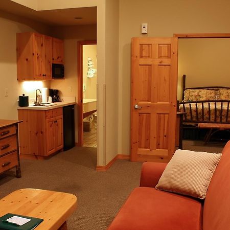 Mountain Lake Lodge Woods Bay エクステリア 写真