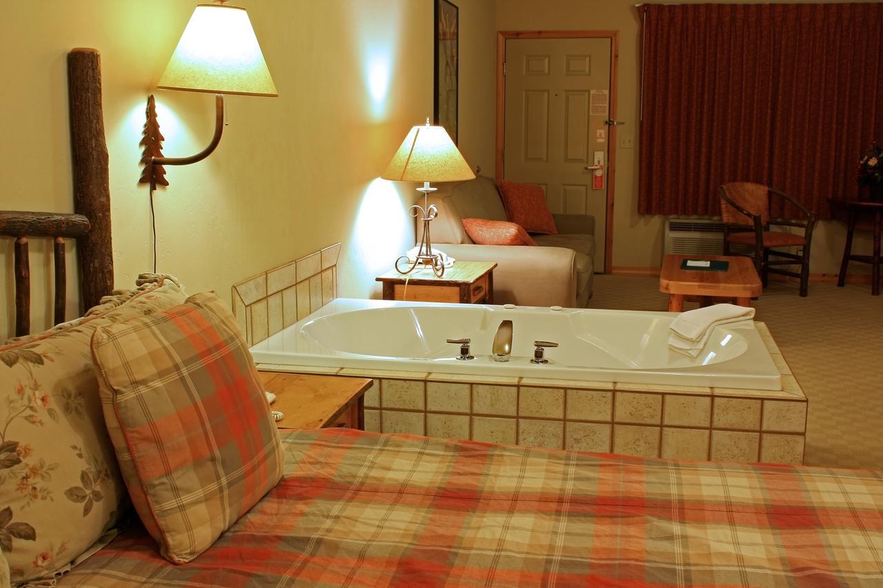 Mountain Lake Lodge Woods Bay エクステリア 写真