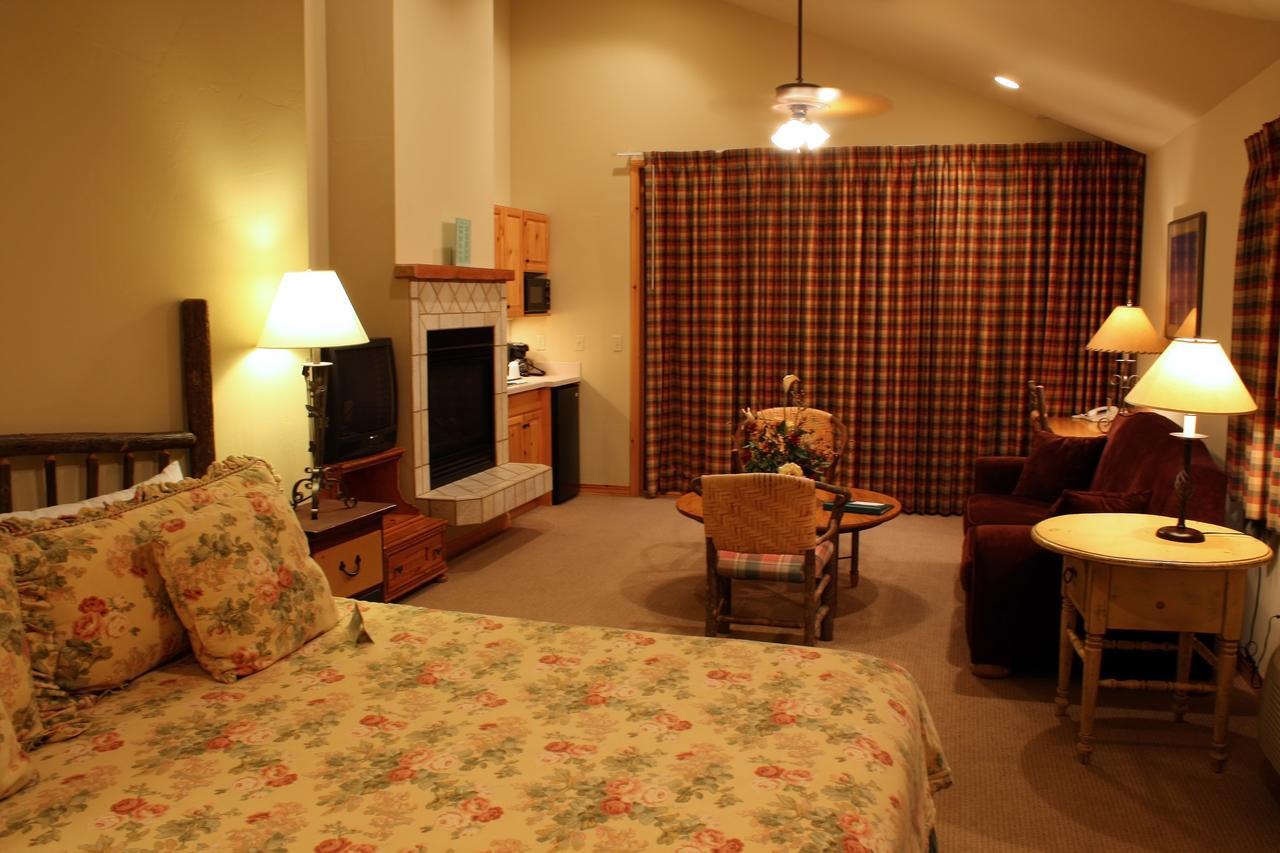 Mountain Lake Lodge Woods Bay エクステリア 写真