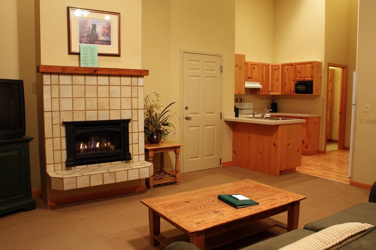 Mountain Lake Lodge Woods Bay エクステリア 写真