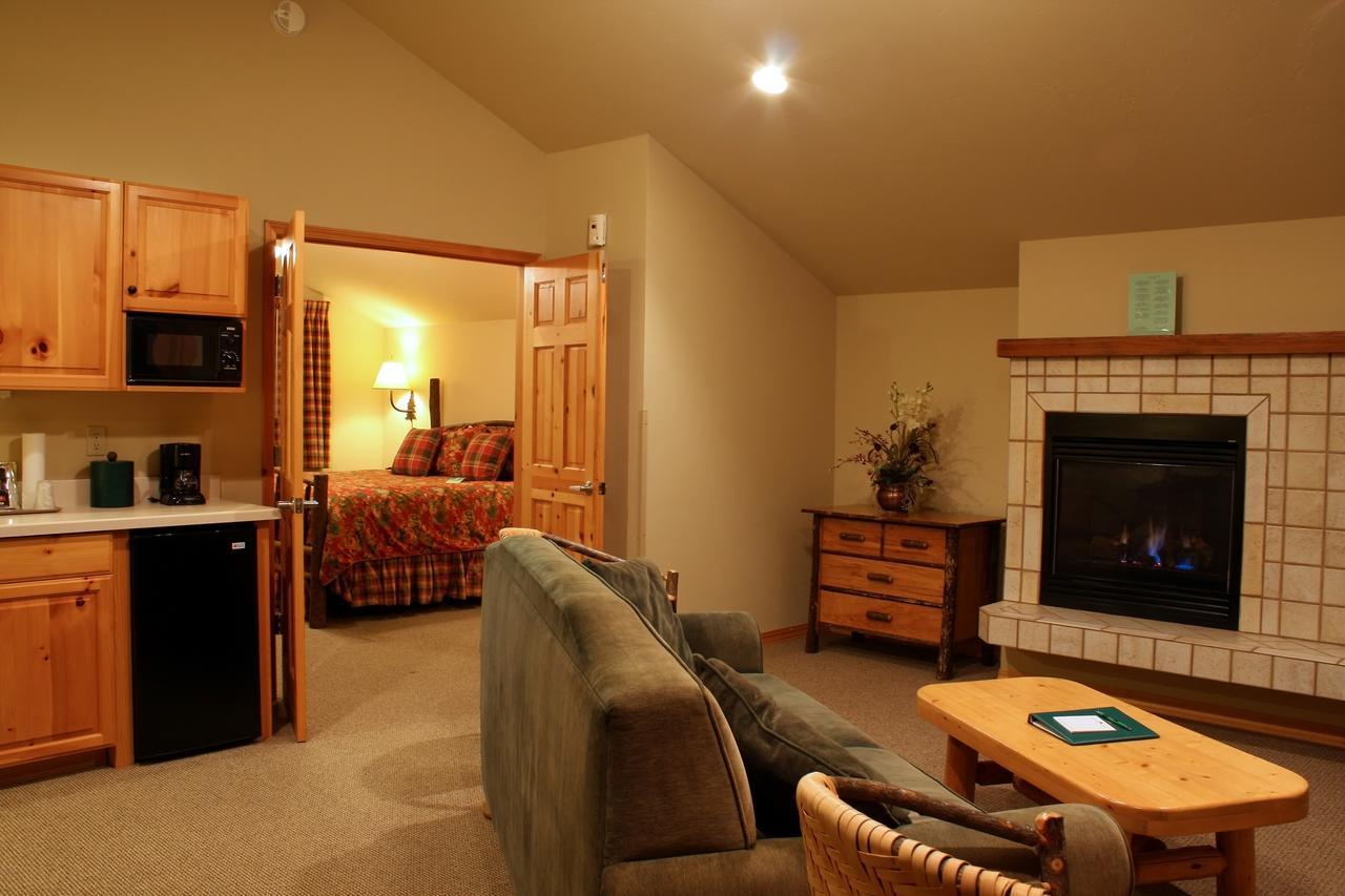Mountain Lake Lodge Woods Bay エクステリア 写真